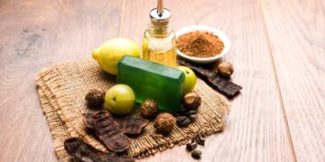 The Advantages of Reetha, Amla, and Shikakai for Hairs