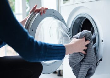 5 Easy Ways to Save Your Time and Money on Laundry and Dry Cleaning