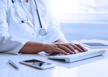 The Dos and Don’ts of Physician Email Marketing: Best Practices to Follow