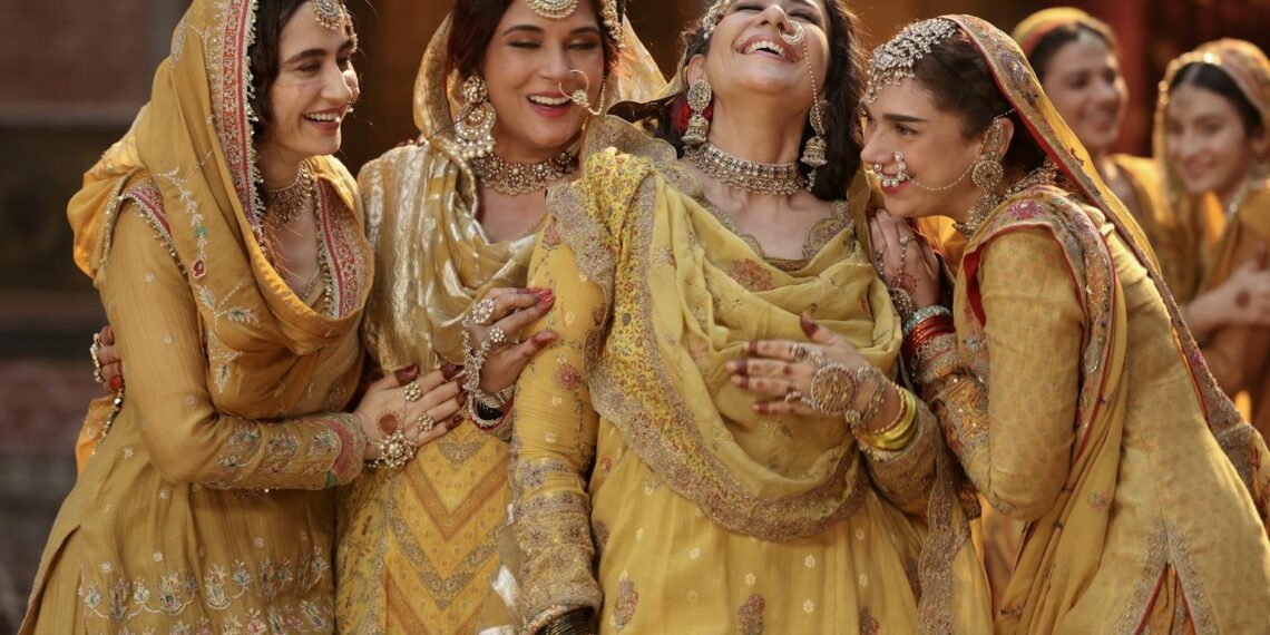 8 Historical Courtesans Who Wielded More Power Than Kings